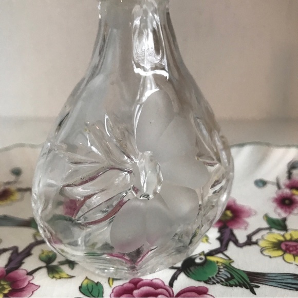 Vintage Princess House Etched Pressed Crystal Perfume Bottle and Fan Sto… - Picture 5 of 9